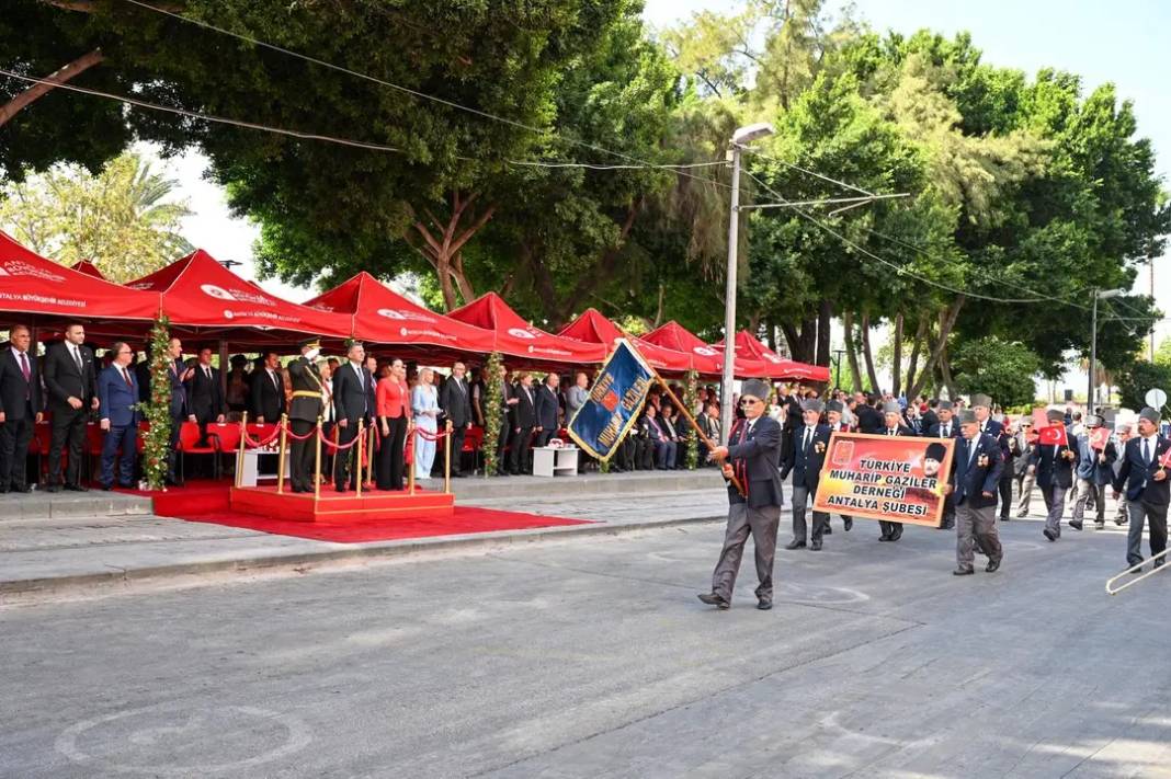 Antalya Cumhuriyet Caddesi’nde 30 Ağustos Töreni 5